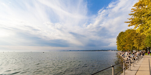 Österreich, Vorarlberg, Bregenz, Bodensee, Bregenzer Bucht, Seepromenade - WDF04627