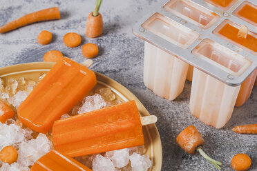 Carrot ice lollies - RTBF01232