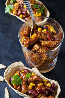 Vegetarian Chili with soy meat cut into strips - CSF29119