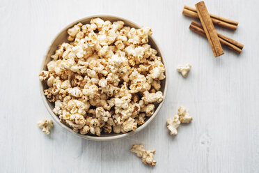 Mit Zimt und Birkenzucker aromatisiertes Popcorn - IPF00455