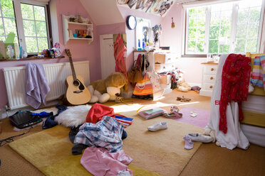 Messy room - CUF00109