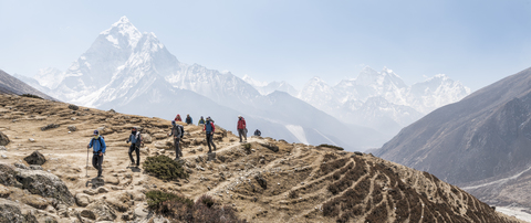 Nepal, Solo Khumbu, Everest, Group of mounaineers hiking at Dingboche stock photo