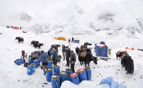 Nepal, Solo Khumbu, Mountaineers at Everest Base Camp stock photo