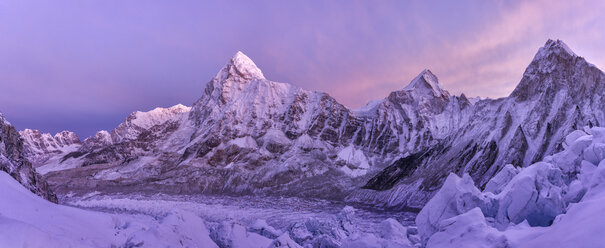 Nepal, Solo Khumbu, Everest-Eisfall, Pumori - ALRF01123