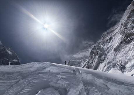 Nepal, Solo Khumbu, Everest, Mountaineer at Western Cwm - ALRF01141