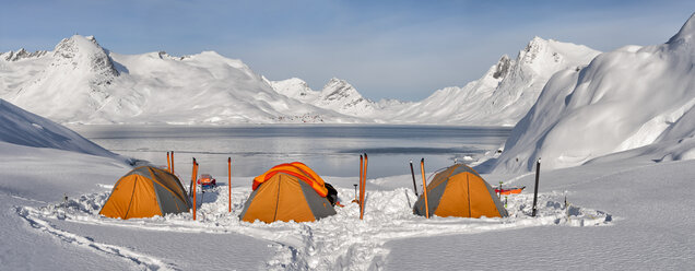 Grönland, Schweizerland Alpen, Kulusuk, Zelte und Skier - ALRF01225
