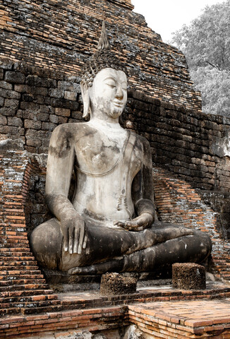 Thailand, Sukhothai, Sukhothai Historical Park, Buddha-Statue, lizenzfreies Stockfoto