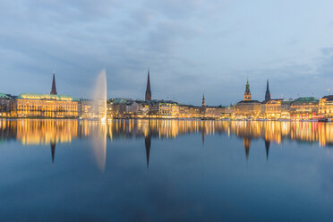 Germany, Hamburg, Inner Alster lake, city center in the evening - KEBF00822