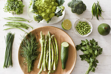 Fresh green vegetables on plate - ISF00761