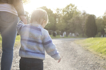 Mother and son taking walk - CUF02000