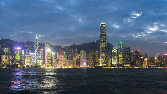 China, Hong Kong, Central, city view in the evening - MKFF00384