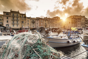 Le Vieux Port, St. Tropez, Provence-Alpes-Côte d'Azur, Frankreich - CUF02231