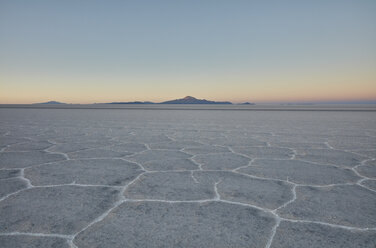 Blick auf die Salinen, Salar de Uyuni, Uyuni, Oruro, Bolivien, Südamerika - CUF02307