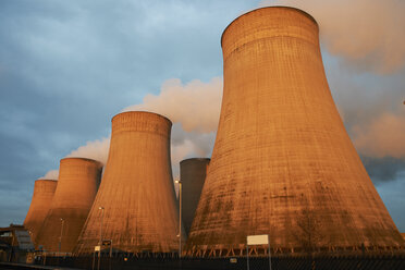 Kühltürme im Kraftwerk, Derby, Vereinigtes Königreich, Europa - CUF02342