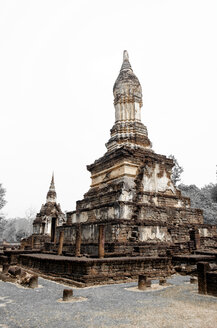 Thailand, Sukhothai, Historischer Park Si Satchanalai, Pagode - HLF01085