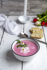 Radish soup with baguette - SARF03730