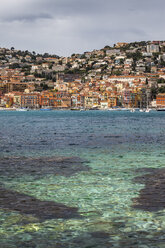 Frankreich, Französische Riviera, Côte d'Azur, Villefranche sur Mer, Bucht des Mittelmeers - ABOF00347