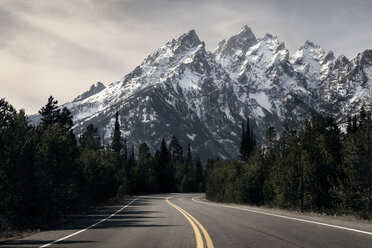 Empty road, Teton National Park, Wyoming, USA - CUF03893