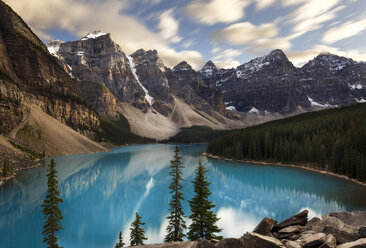 Panoramablick, Moraine Lake, Banff National Park, Alberta, Kanada - CUF03896