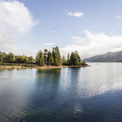 Landschaftsansicht des Comox Lake, Coutenay, Vancouver Island, British Columbia, Kanada - CUF06207