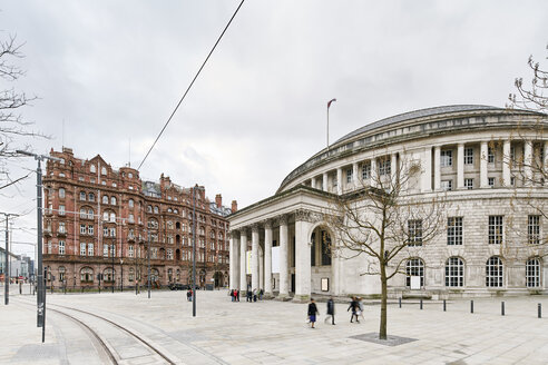 Stadtbild mit kreisförmiger Zentralbibliothek, Manchester, UK - CUF06221