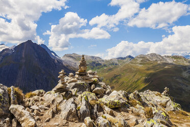 Stack of rocks in mountains, Santa Caterina Valfurva, Bormio, Italy - CUF06242