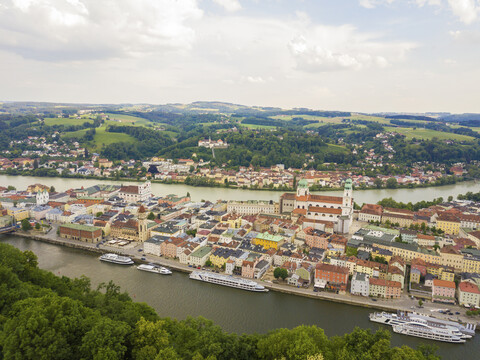 Deutschland, Bayern, Passau, Dreiflüssestadt, Luftaufnahme von Donau und Inn, lizenzfreies Stockfoto