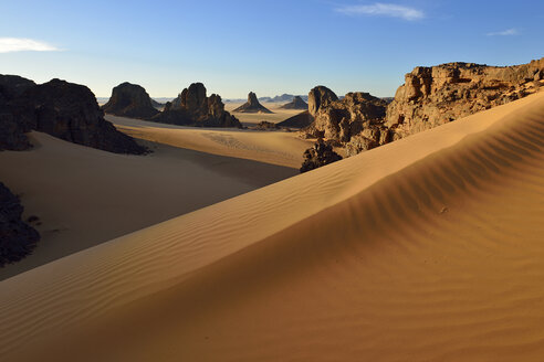 Algeria, Sahara Desert, Tassili N'Ajjer National Park, Timghas, View over Timras - ESF01668