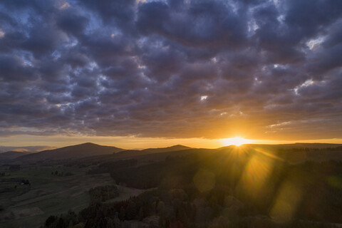 Vereinigtes Königreich Schottland, Landschaft bei Sonnenuntergang, lizenzfreies Stockfoto