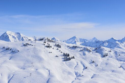 Schneebedeckte Berglandschaft, Gstaad, Schweiz - CUF07354