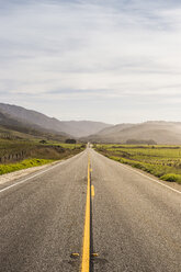Landscape and highway 1, Big Sur, California, USA - CUF07390