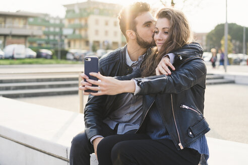 Pärchen macht Selfie, Florenz, Italien - CUF07862