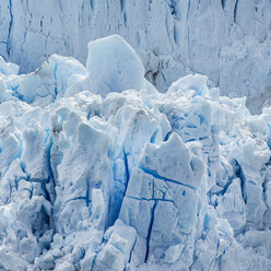 Detail von gebrochenem Eis am Perito-Moreno-Gletscher, Los Glaciares-Nationalpark, Patagonien, Chile - CUF08025