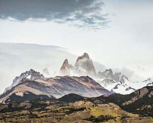 Blick auf die Bergkette Fitz Roy im Nationalpark Los Glaciares, Patagonien, Argentinien - CUF08033