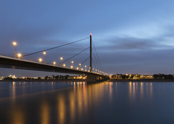 Oberkasseler Brücke, Düsseldorf, Deutschland - CUF08813