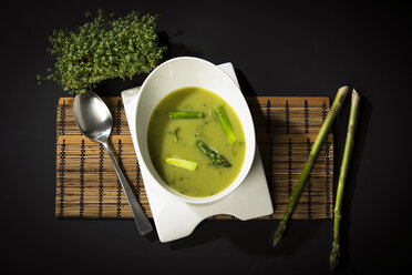 Asparagus cream soup with green asparagus - MAEF12592