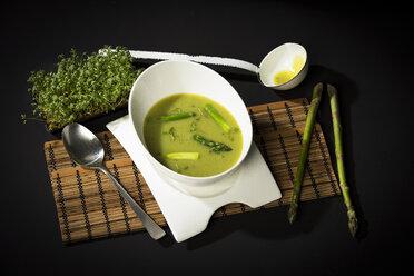 Asparagus cream soup with green asparagus - MAEF12593