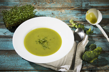 Broccoli cream soup with cress - MAEF12596