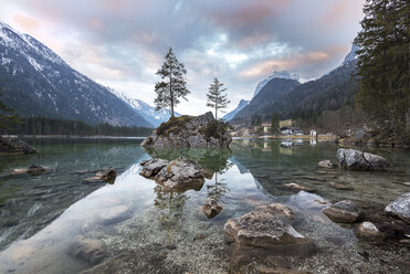 Germany, Bavaria, Berchtesgaden Alps, Lake Hintersee in the morning - MBOF00041