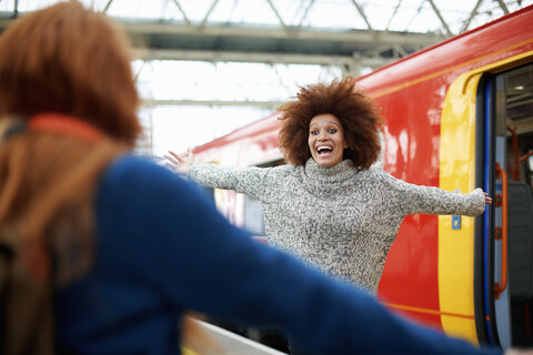 Freunde treffen sich in London, lizenzfreies Stockfoto