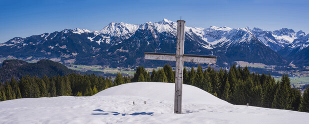 Deutschland, Bayern, Allgäu, Allgäuer Alpen, Panoramablick vom Gaisberg ins Illertal - WGF01189