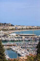 Frankreich, Cannes, Côte d'Azur, Französische Riviera, Blick über den Hafen - ABOF00353
