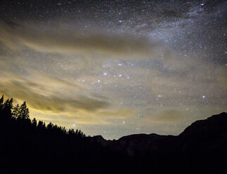 Germany, Bavaria, Berchtesgaden Alps, Milky way at night - HAMF00299