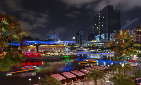 Singapur-Fluss und Uferpromenade bei Nacht, Singapur, Südostasien - CUF11607