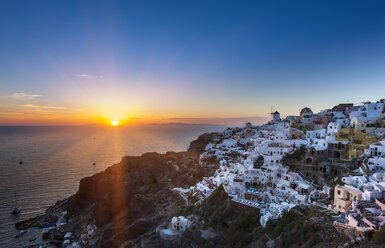 Traditionelles Klippenhaus bei Sonnenuntergang, Athen, Attiki, Griechenland, Europa - CUF12648