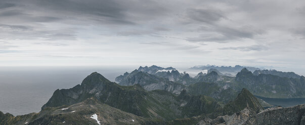 Norwegen, Lofoten, Moskenesoy, Hermannsdalstinden - GUSF00775