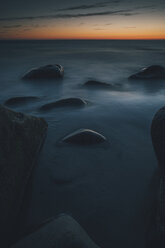 Norway, Lofoten, Moskenesoy, Sunset at Kvalvika Beach - GUSF00896