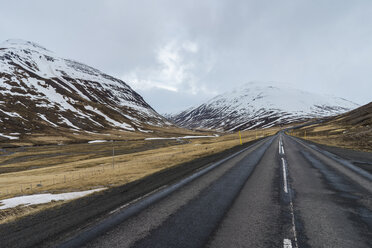 Iceland, North of Iceland, empty road in winter - AFVF00529