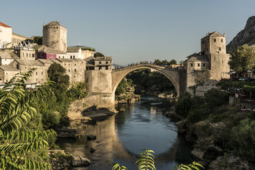 Stari Most, Mostar, Föderation von Bosnien und Herzegowina, Bosnien und Herzegowina, Europa - ISF03045