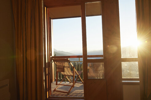 Balkon einer Skihütte, Hintertux, Tirol, Österreich - ISF04118